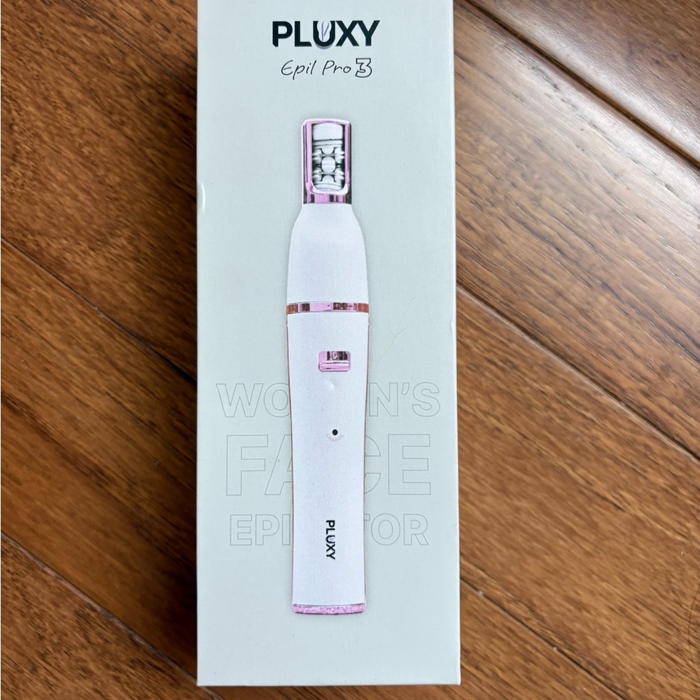 Lux Smooth Touch Hair Removal Device White and Pink